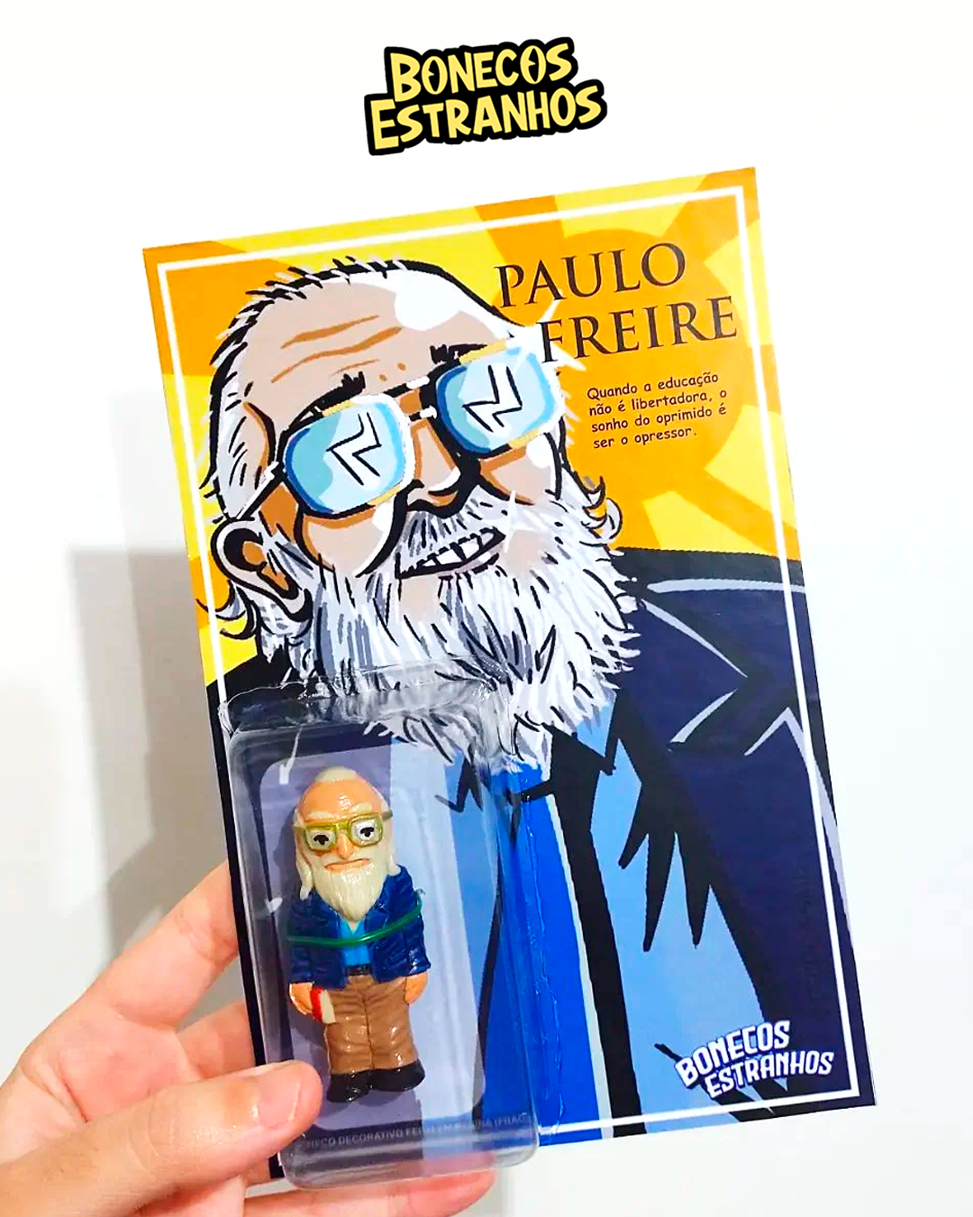 Boneco Estranho Paulo Freire