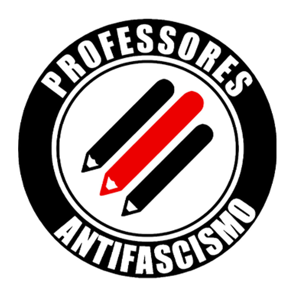Estampa pequena no lado direito Três lápis paralelos na diagonal. Ao redor um círculos onde está escrito Professores Antifascismo.