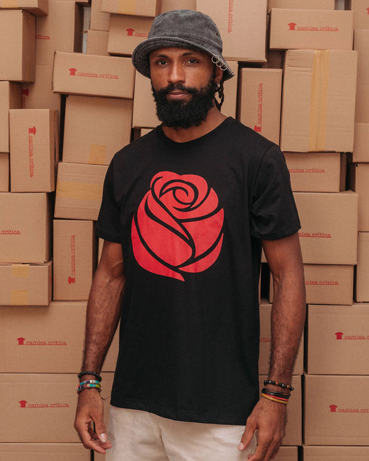 Camiseta Básica A Rosa Vermelha do Socialismo