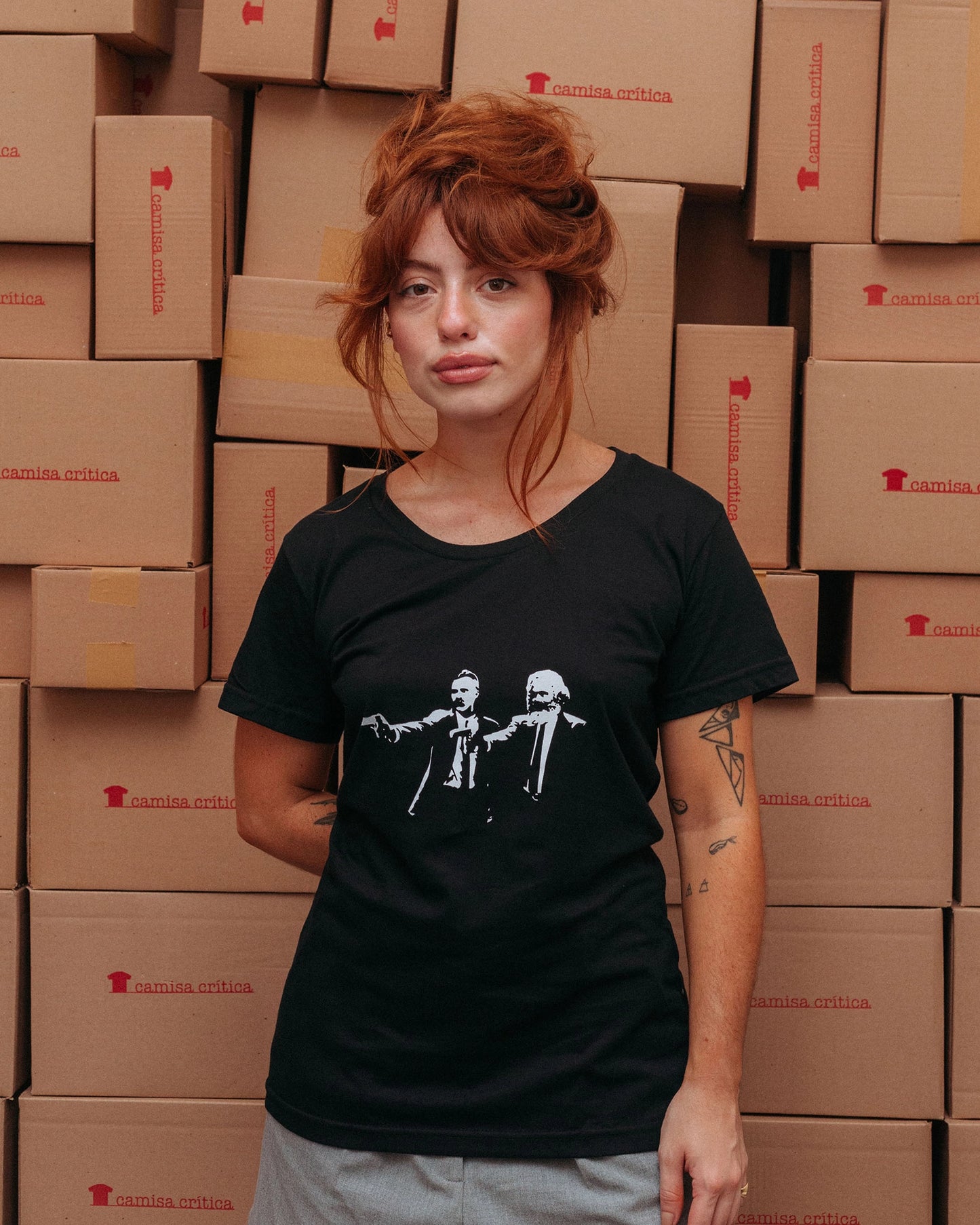 Camiseta Baby Look A filosofia em tempos de violência. (Nietzsche e Marx)