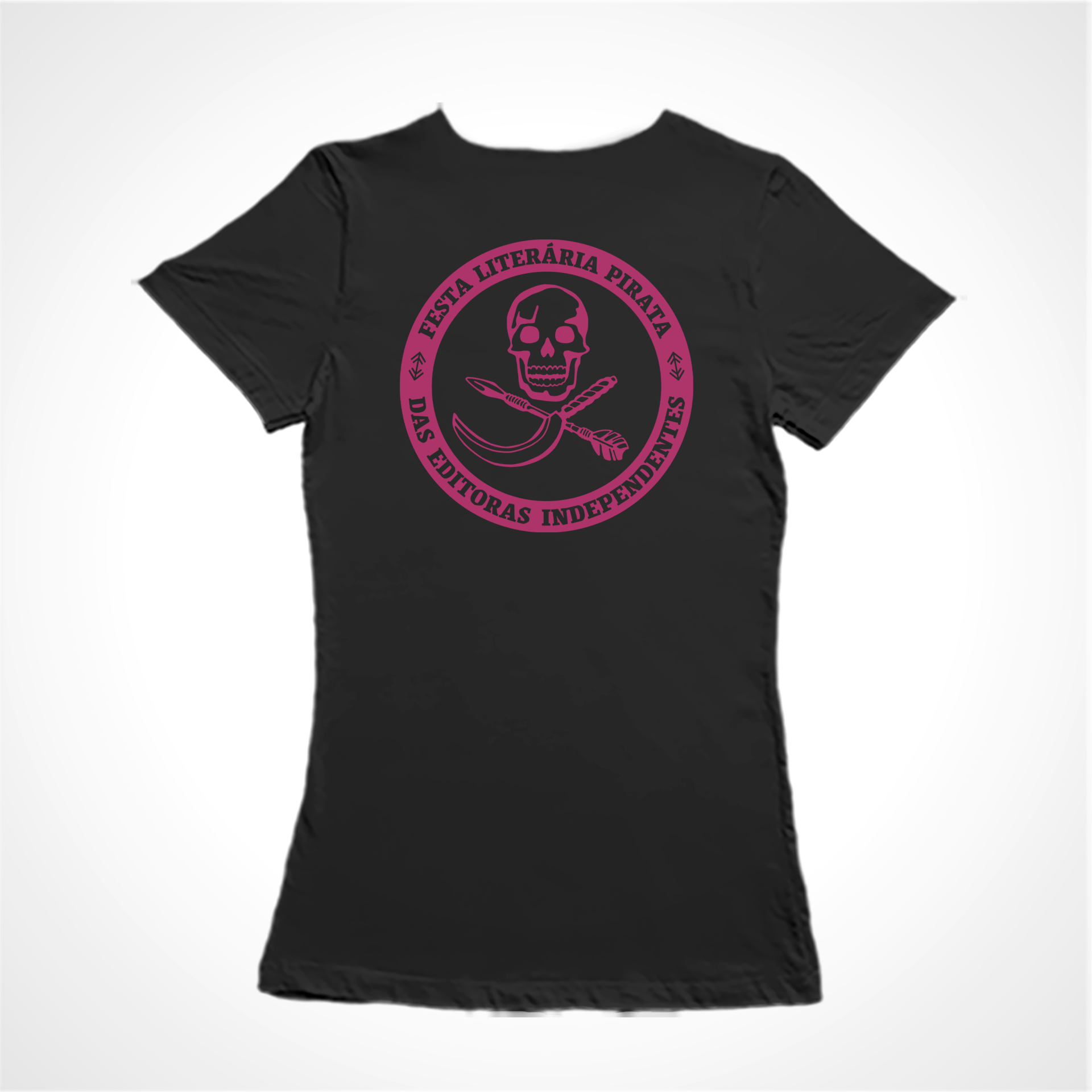 Camiseta Baby Look Estampa:na frente: logo de caveira com foice e martelo desenvolvido por dineli. Nas costas:  logo de caveira com foice e martelo envolvido por um círculo com o texto: Festa Literária Pirata Das Editoras Independentes.