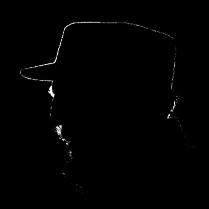 Traçado do perfil de Fidel castro enquanto ele faz um dos últimos de seus discursos. Se vê a barba, nariz e o quepe militar clássico.
