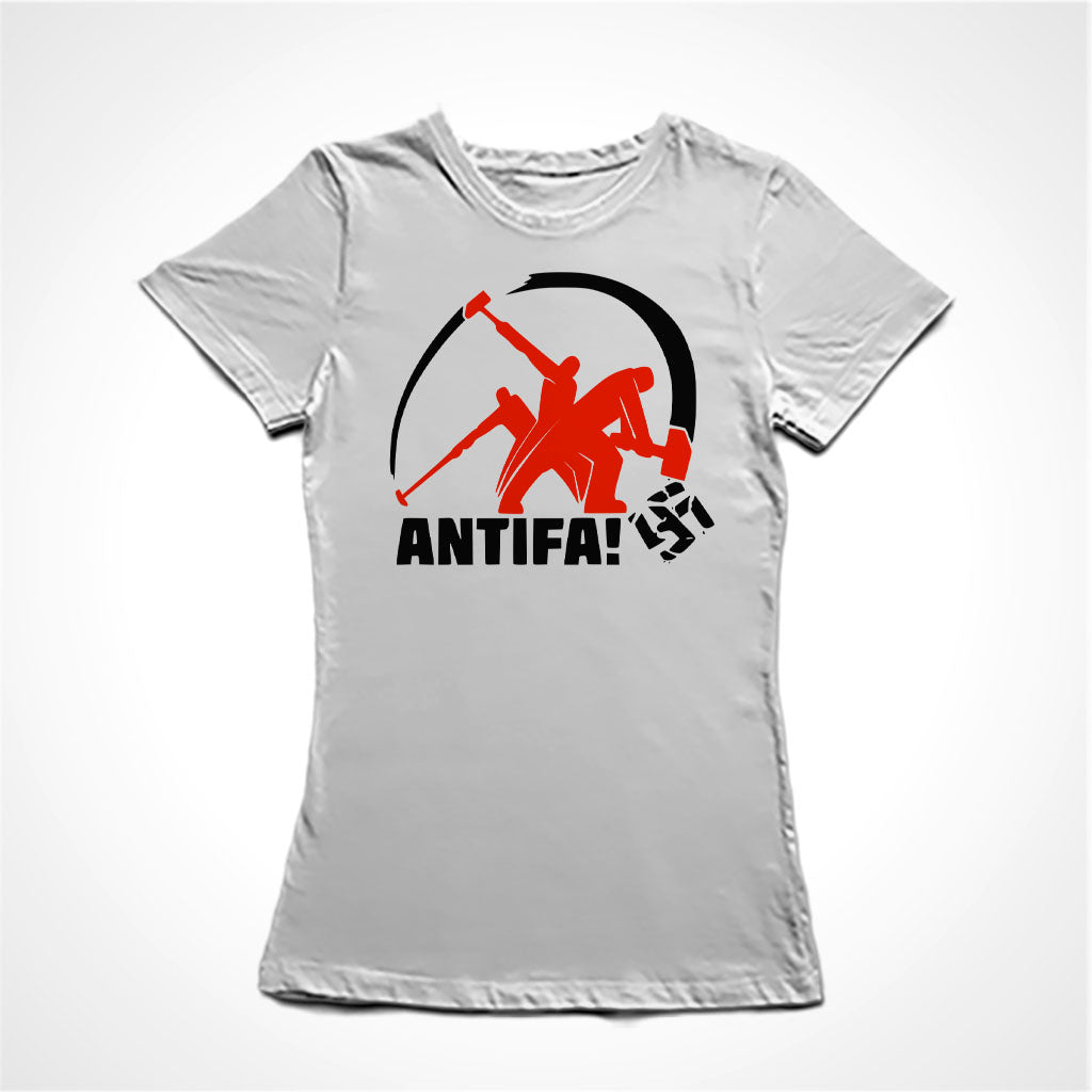 Camiseta Baby Look Estampa:  Imagem sequência de uma marretada num suástica com o texto ANTIFA! abaixo