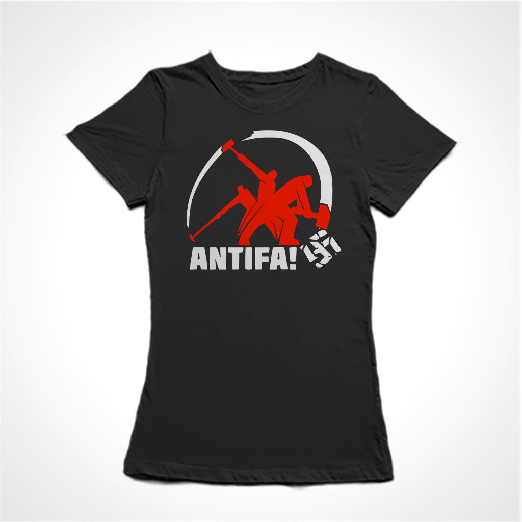 Camiseta Baby Look Estampa:  Imagem sequência de uma marretada num suástica com o texto ANTIFA! abaixo