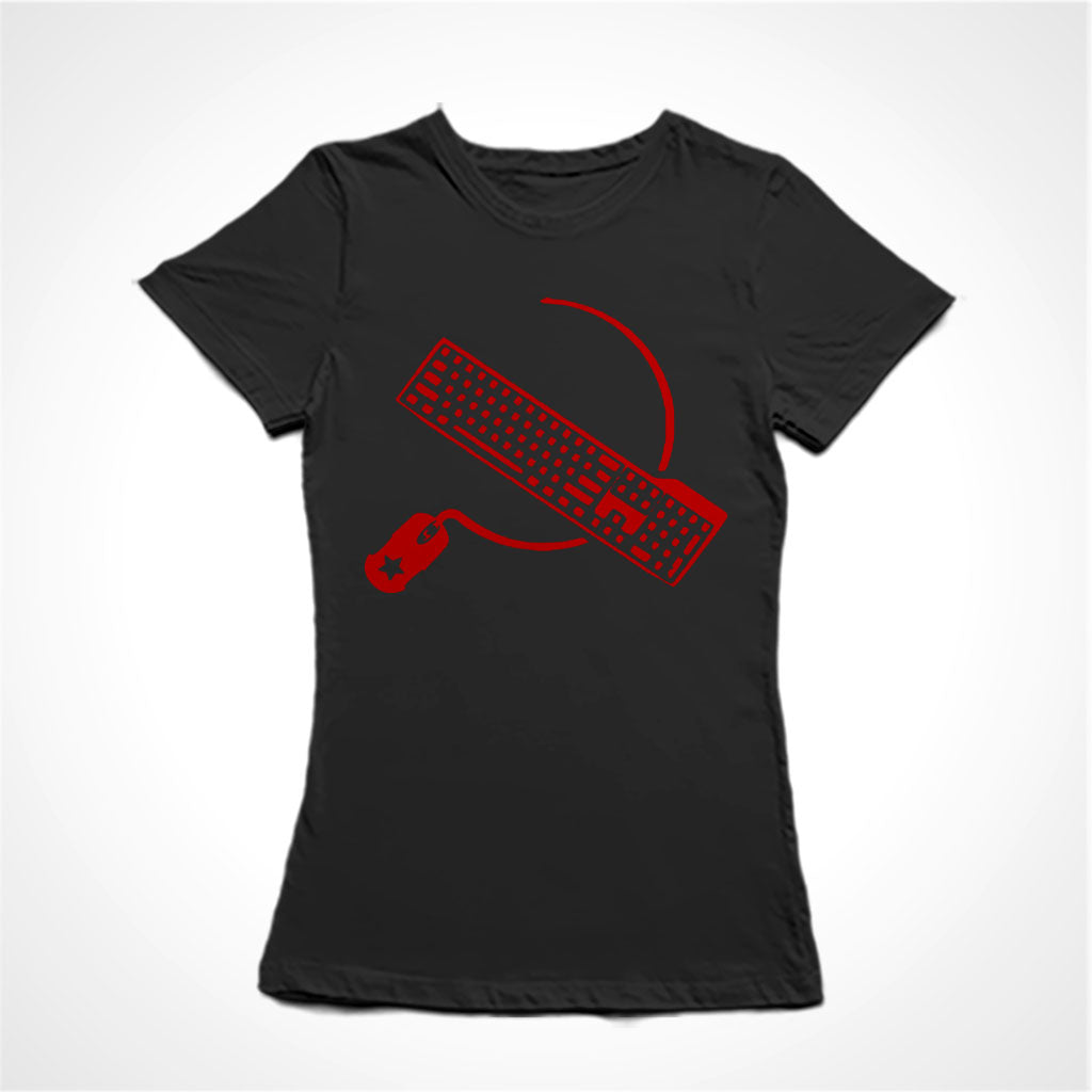 Camiseta Baby Look Estampa:  Uma foice e um teclado sobrepostos como se fosse o símbolo da foice  e mar