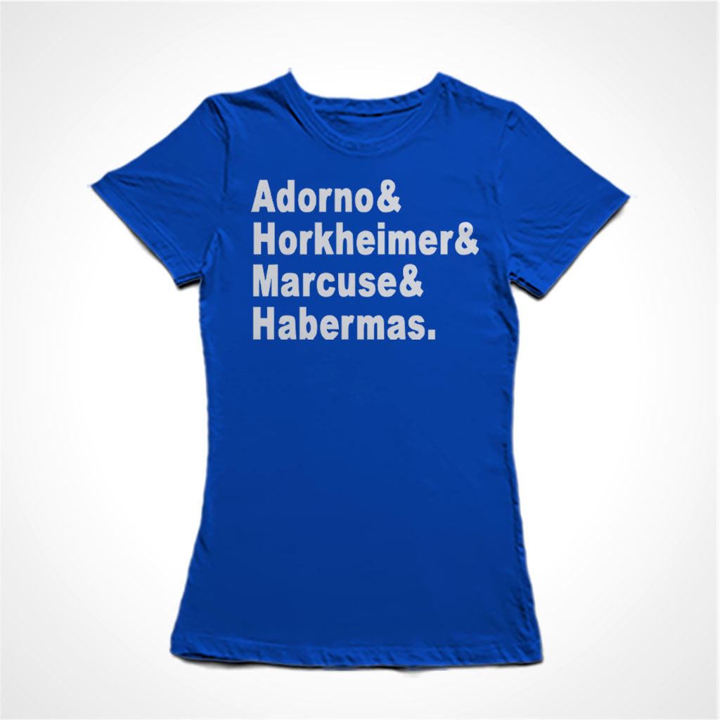 Camiseta Baby Look Estampa: Texto com um nome em cada linha: Adorno& Horkheimer& Marcuse& Habermas.