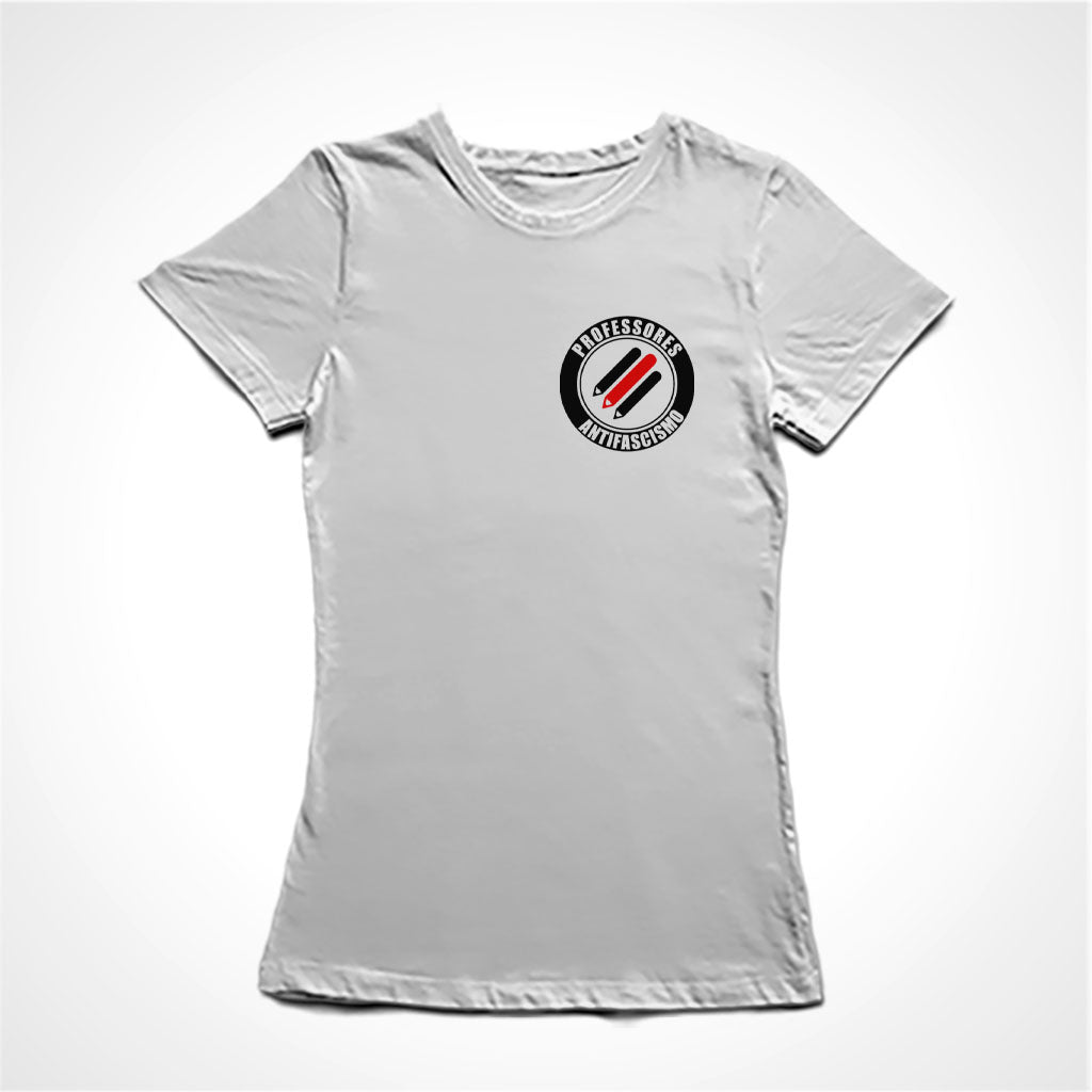 Camiseta Baby Look Estampa PEQUENA NO PEITO: Três lápis paralelos na diagonal. Ao redor um círculos onde está escrito Professores Antifascismo.