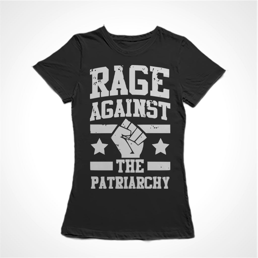 Camiseta Baby Look Estampa:  texto Rage Against The Patriarchy com punho cerrado no meio com duas estrelas, uma de cada lado, e duas linhas paralelas