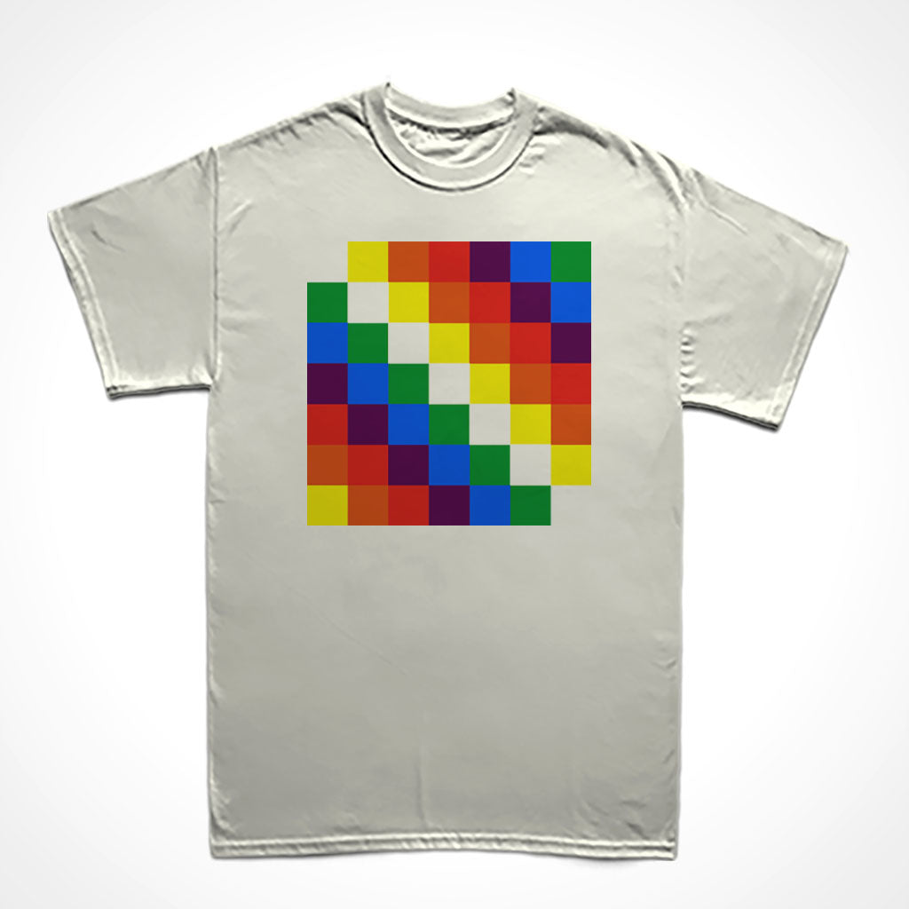 Camiseta Básica Estampa: Bandeira arco-iris formada por quadrados coloridos.