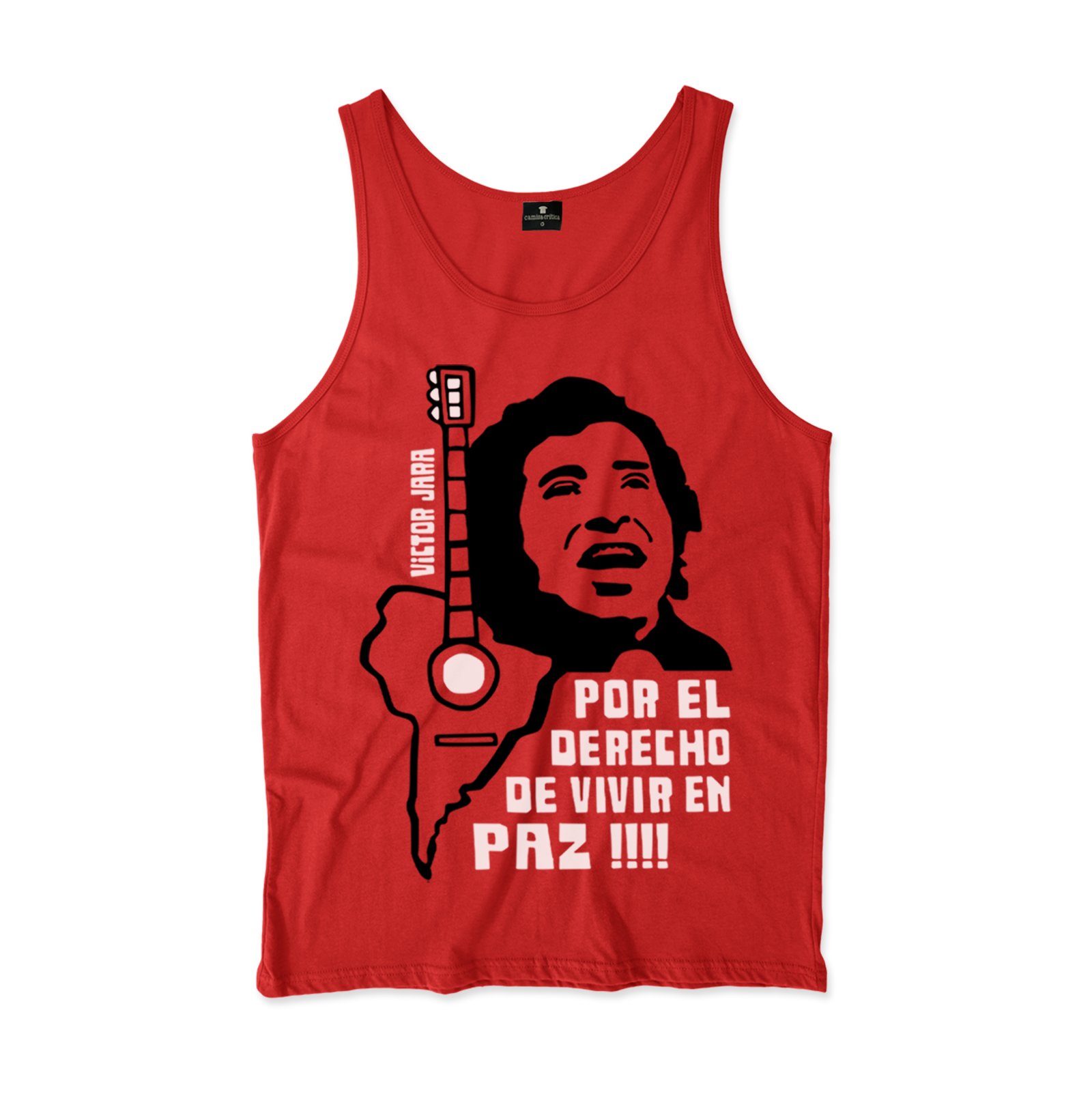 Camiseta Regata. Estampa: Ilustração composta de texto e imagens: texto “victor jara” à esquerda. Ainda na esquerda um violão com o tampo em formato da América do Sul. À direita encima o rosto de Victor Jara cantando e baixo dele o texto: por el derecho de vivir en paz!!!!