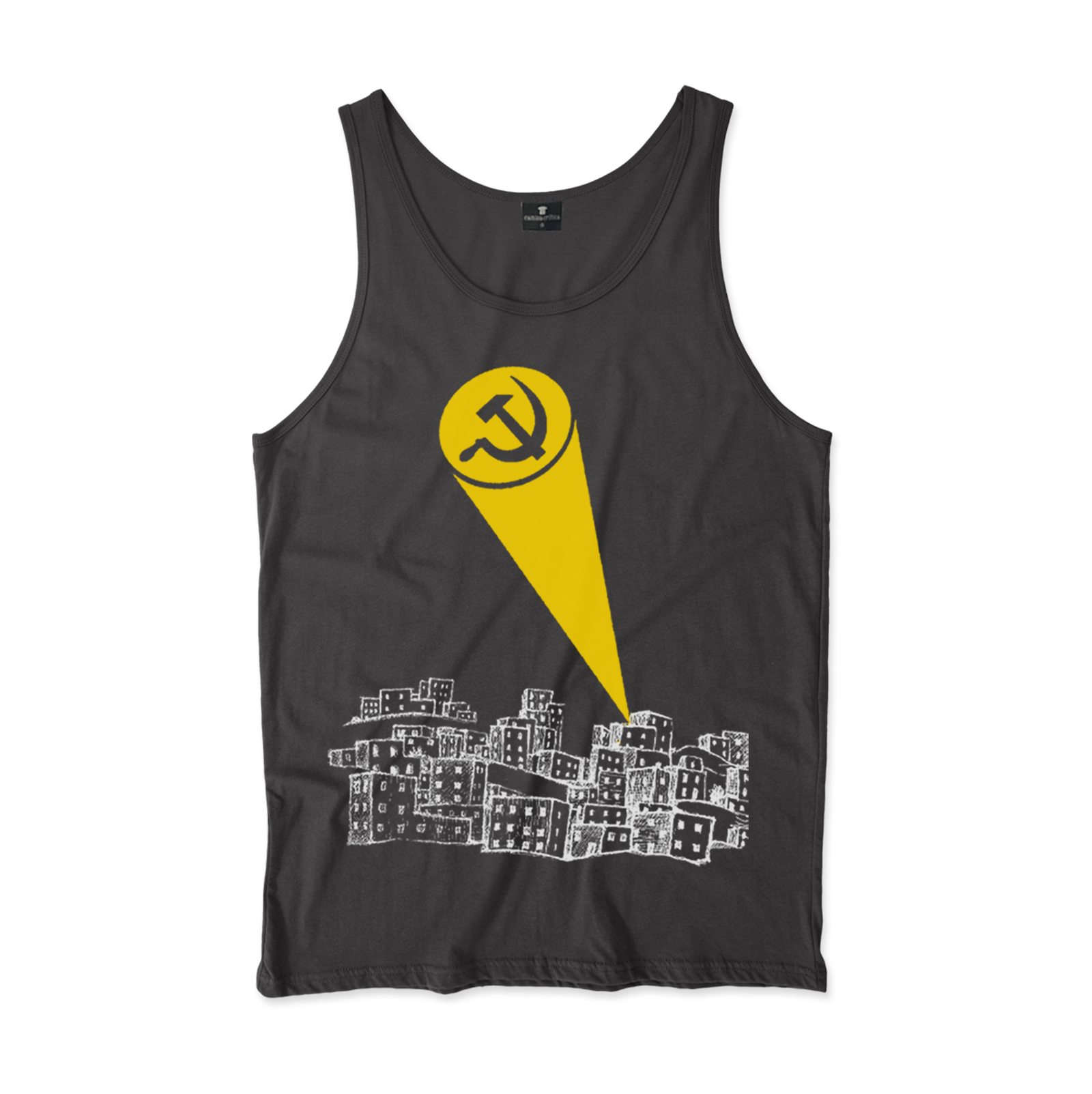 Camiseta Regata Estampa: Cidade aos pés da montanha com jato de luz no céu com formato de foice e martelo, ao estilo batman com o morcego.